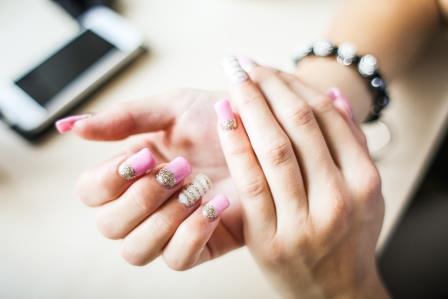 Manicure hybrydowy w Salonie